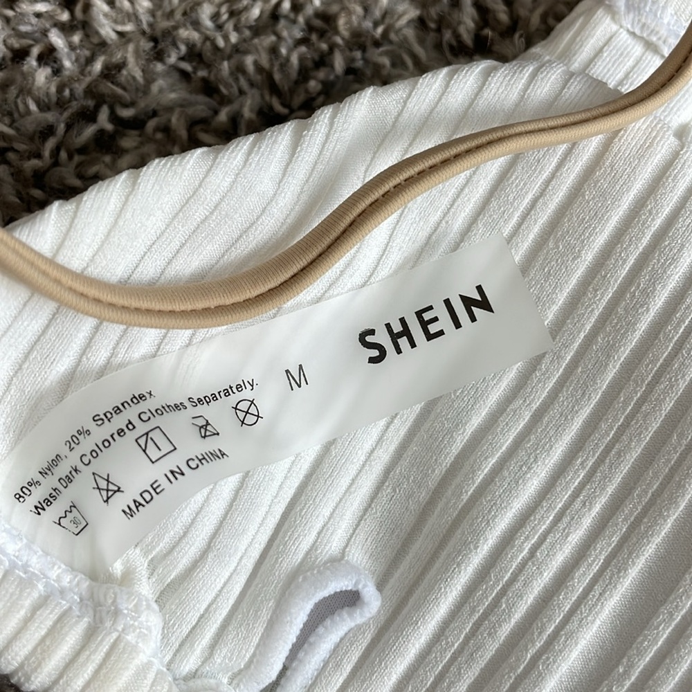 Bikini - Picture 3 of 3